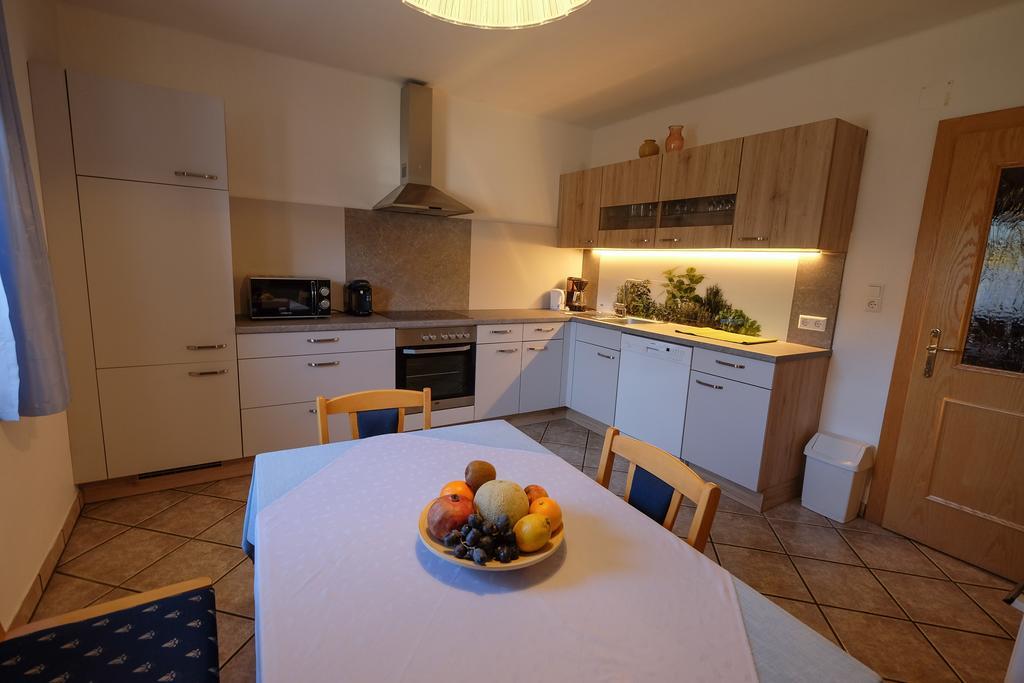 Haus Hubertus Apartment Radnig Bagian luar foto